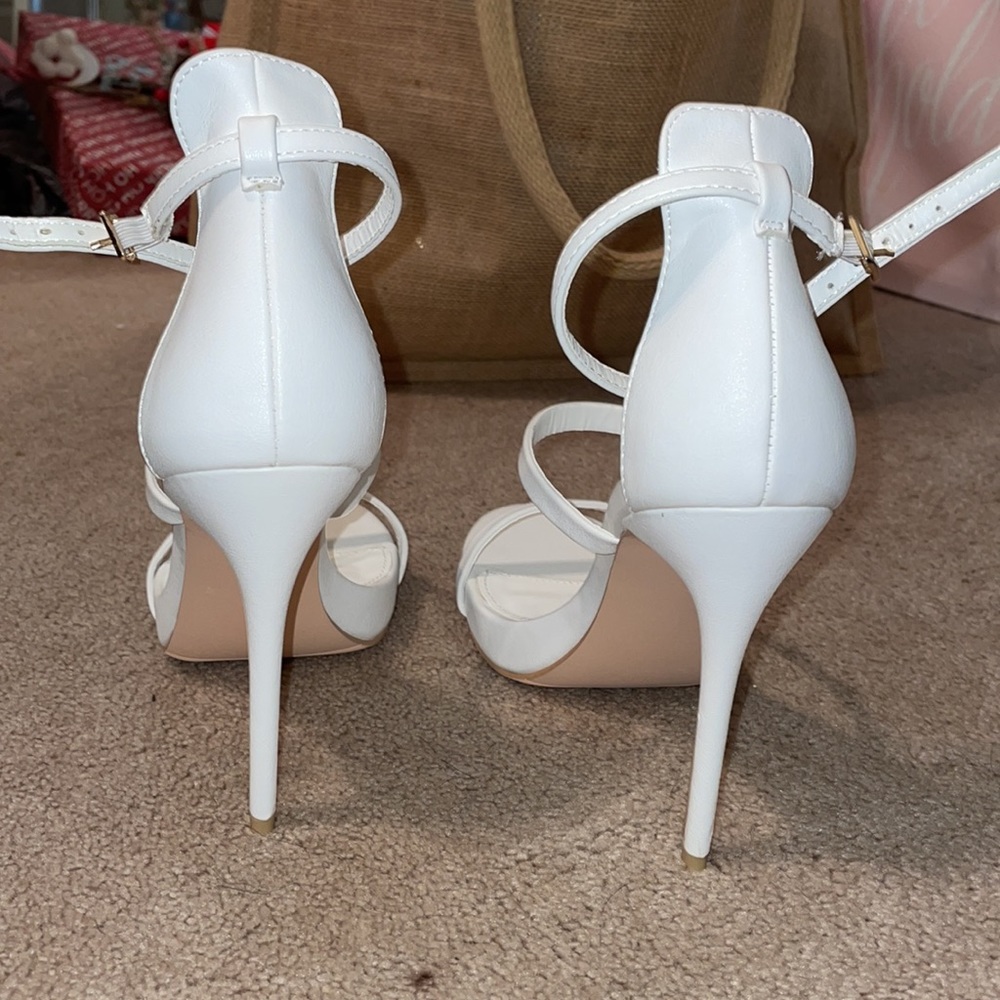 Brand New White 3 Strap F21 Pump (sz 8) - Picture 2 of 4